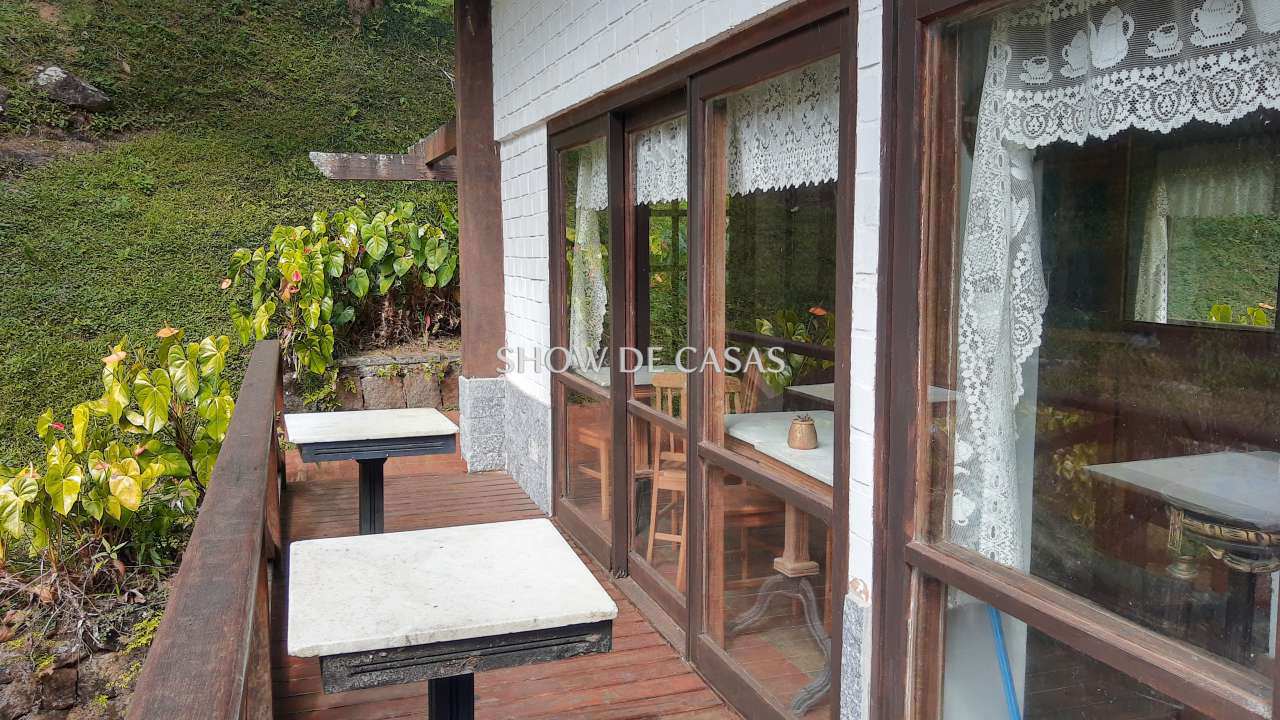 Casa à venda com 5 quartos, 250m² - Foto 10