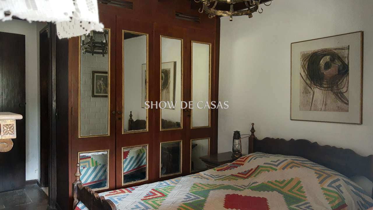 Casa à venda com 5 quartos, 250m² - Foto 27