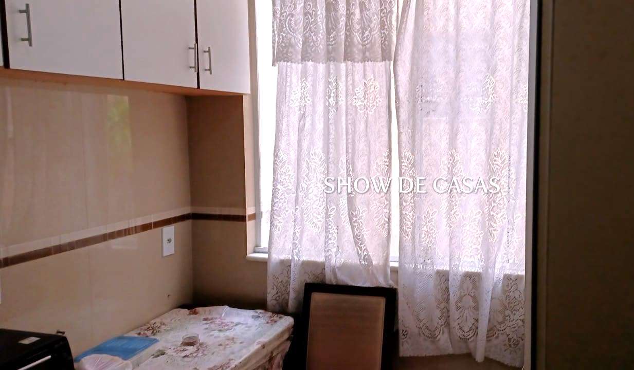 Apartamento à venda com 2 quartos, 70m² - Foto 9