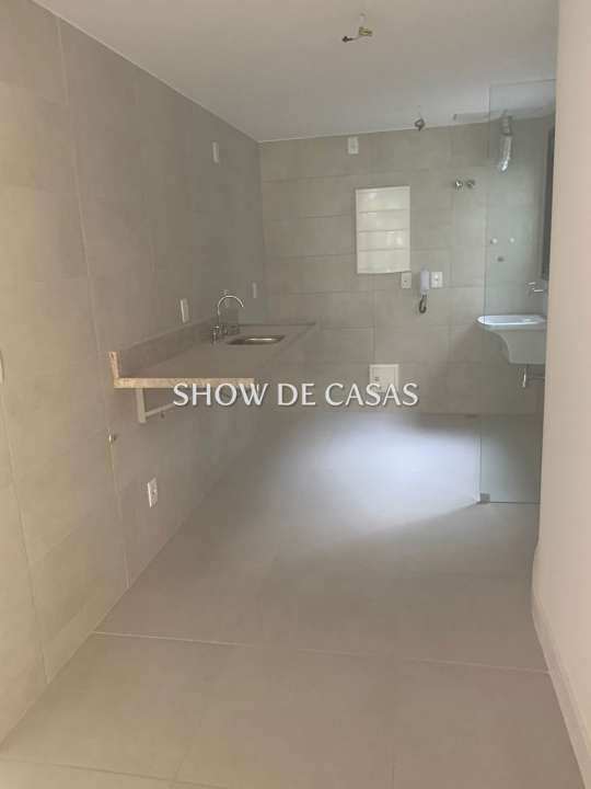 Cobertura à venda com 2 quartos, 180m² - Foto 11