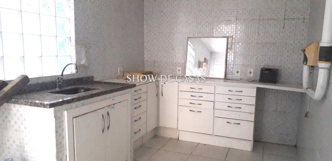 Casa Comercial à venda com 12 quartos, 600m² - Foto 11