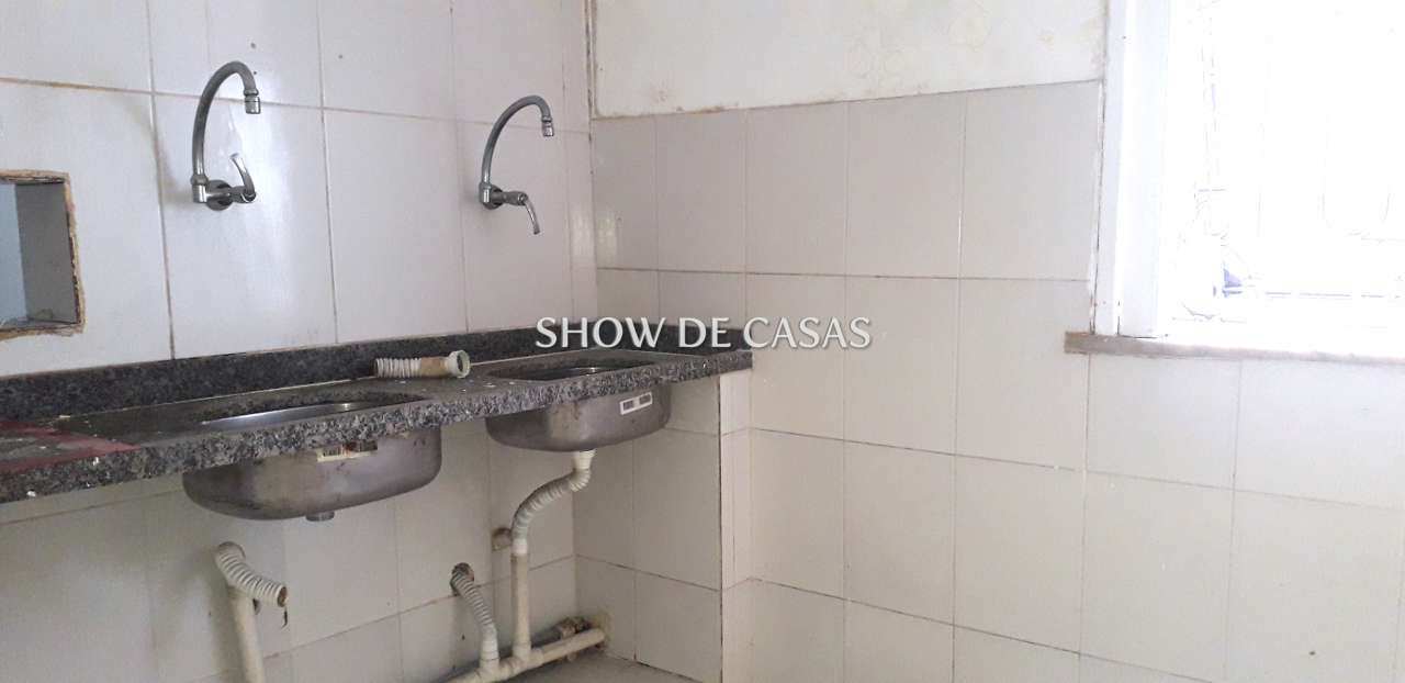 Casa Comercial à venda com 12 quartos, 600m² - Foto 22