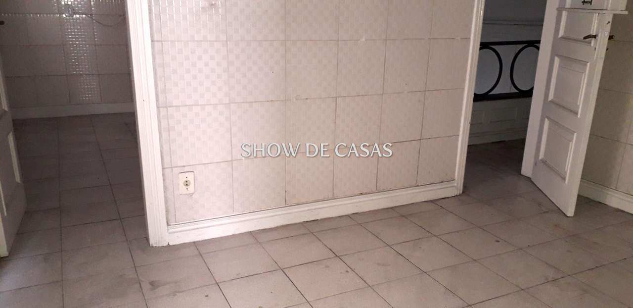 Casa Comercial à venda com 12 quartos, 600m² - Foto 25