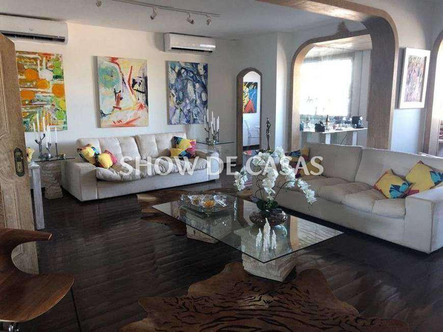 Apartamento à venda com 4 quartos, 224m² - Foto 2