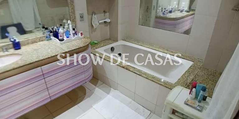 Apartamento à venda com 4 quartos, 240m² - Foto 20