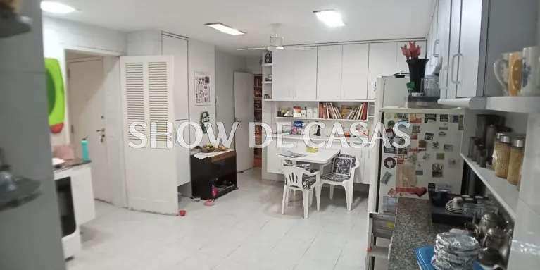 Apartamento à venda com 4 quartos, 240m² - Foto 21