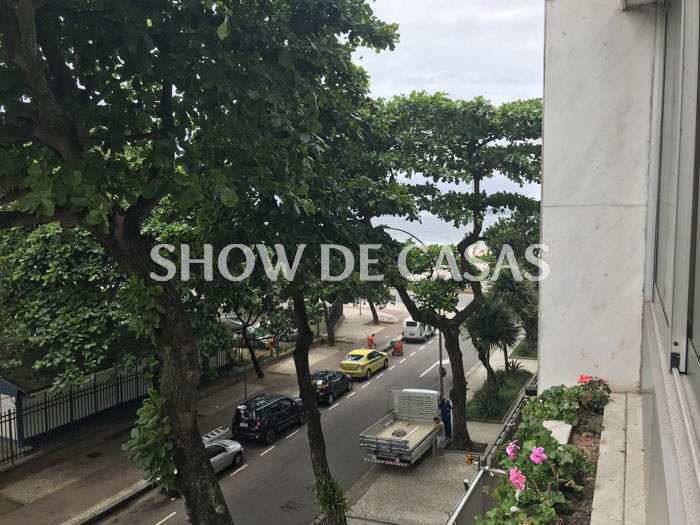 Apartamento à venda com 4 quartos, 245m² - Foto 2