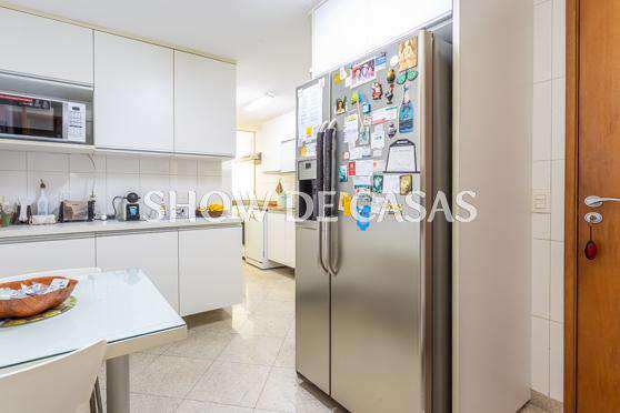 Apartamento à venda com 3 quartos, 170m² - Foto 16