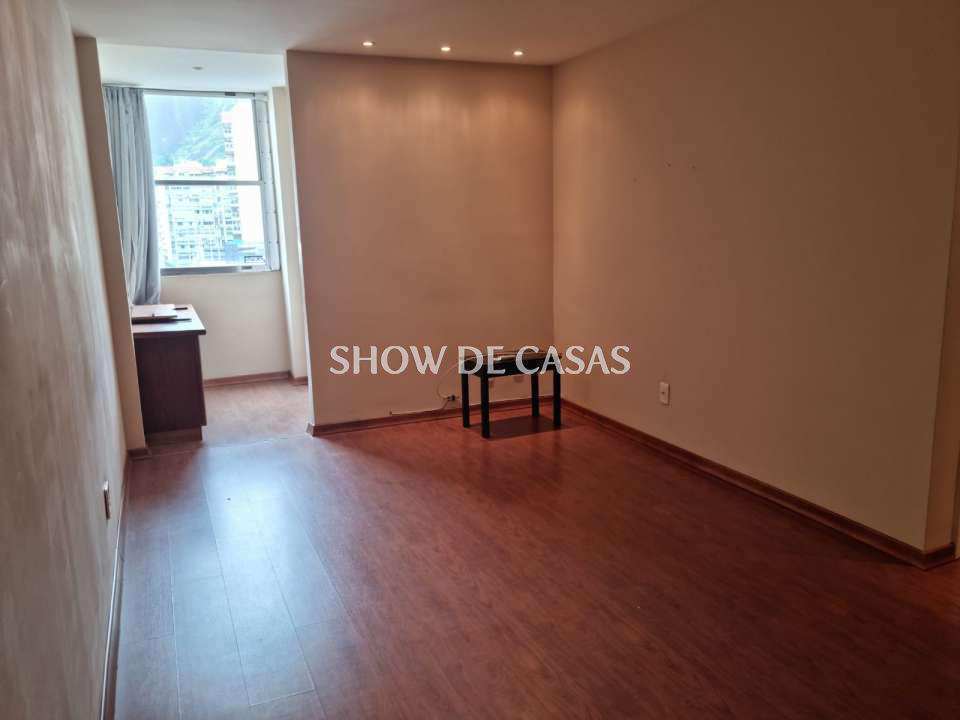 Apartamento à venda com 2 quartos, 72m² - Foto 2