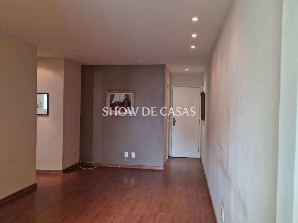 Apartamento à venda com 2 quartos, 72m² - Foto 3