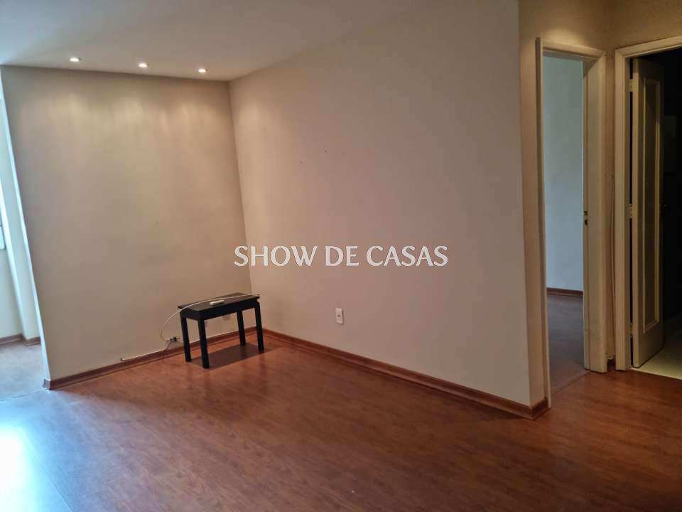 Apartamento à venda com 2 quartos, 72m² - Foto 4