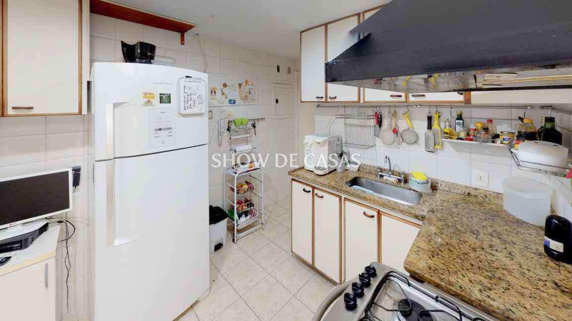 Apartamento à venda com 3 quartos, 237m² - Foto 13