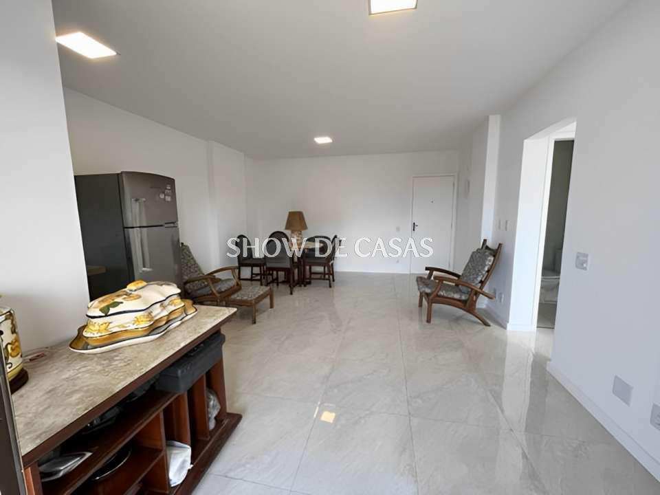 Apartamento à venda com 2 quartos, 75m² - Foto 17