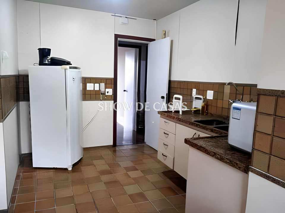 Apartamento à venda com 3 quartos, 140m² - Foto 12