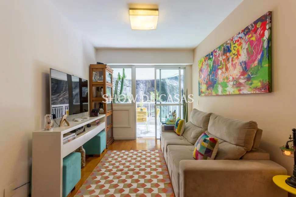 Apartamento à venda com 2 quartos, 90m² - Foto 2