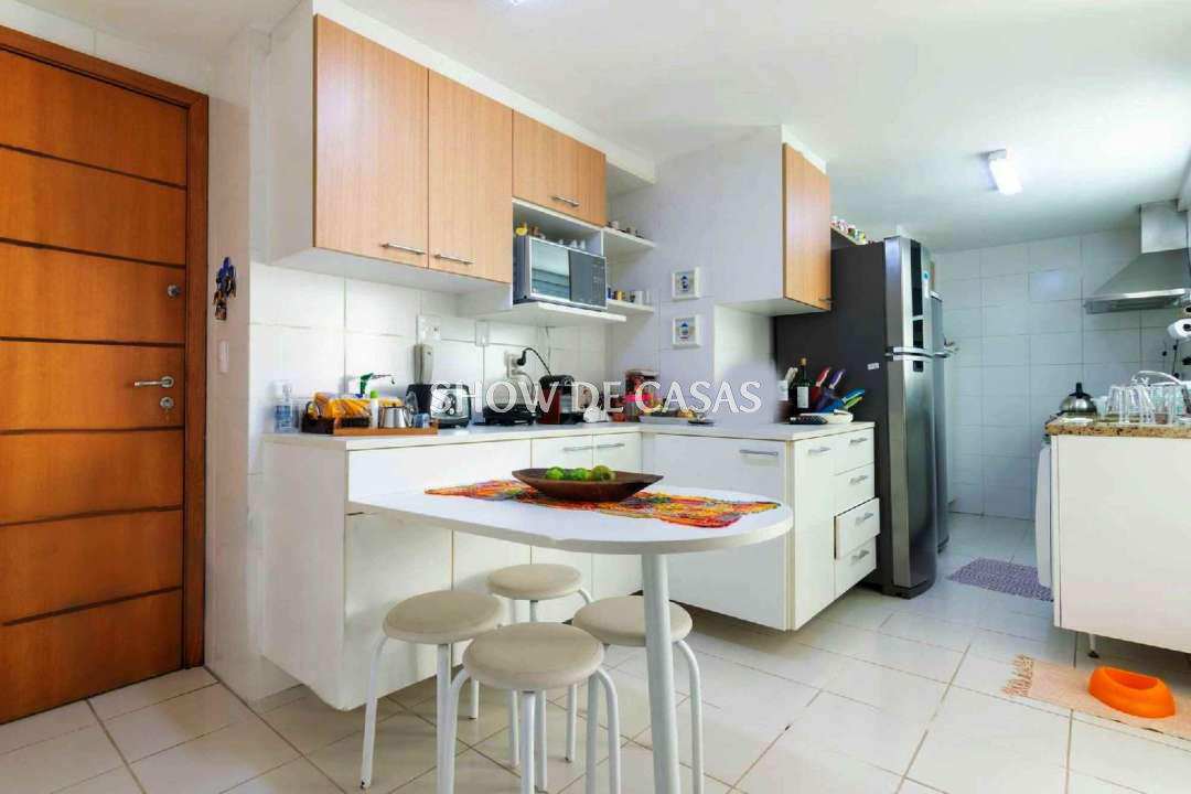 Apartamento à venda com 3 quartos, 150m² - Foto 24