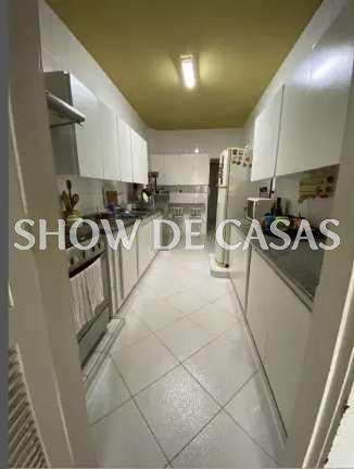 Apartamento à venda com 3 quartos, 135m² - Foto 17