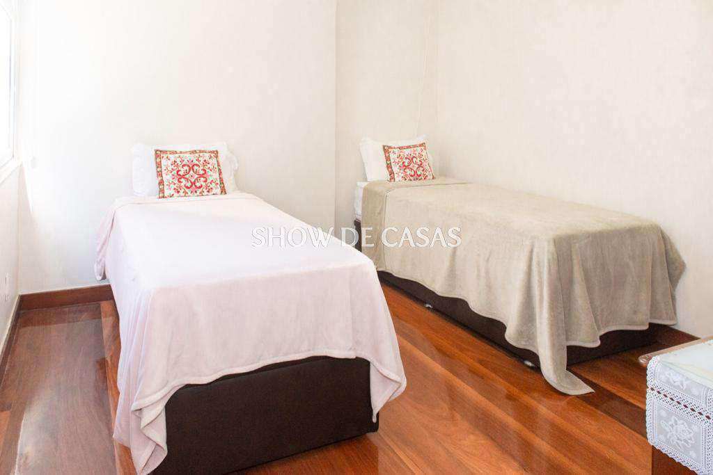 Apartamento à venda com 3 quartos, 223m² - Foto 19