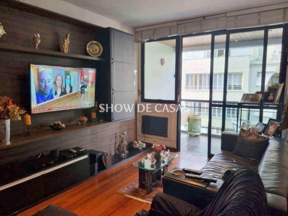 Apartamento à venda com 3 quartos, 150m² - Foto 1