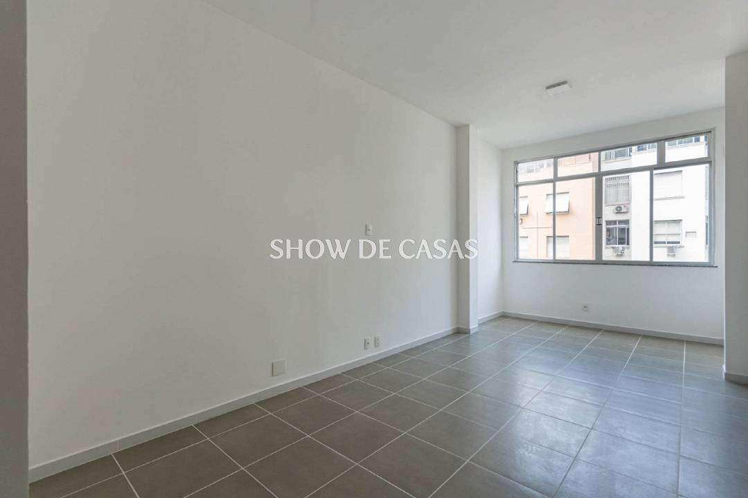 Apartamento à venda com 1 quarto, 30m² - Foto 2