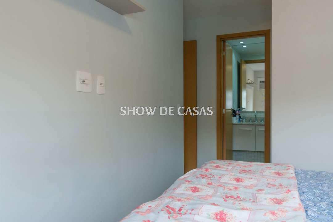 Apartamento à venda com 3 quartos, 137m² - Foto 13