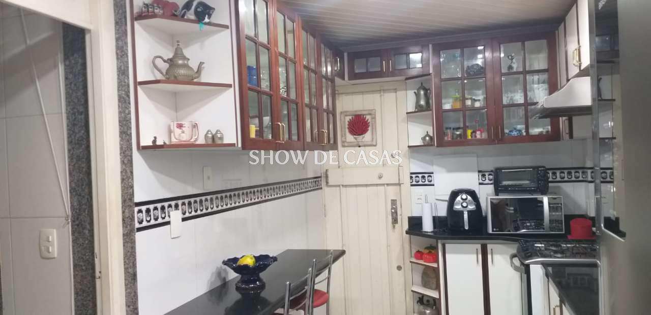 Apartamento à venda com 3 quartos, 145m² - Foto 28