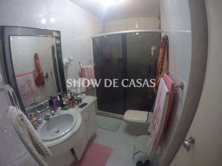 Apartamento à venda com 2 quartos, 70m² - Foto 11