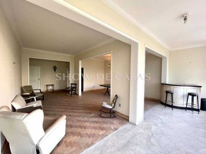 Apartamento à venda com 3 quartos, 210m² - Foto 9