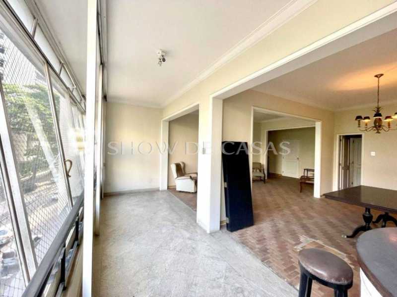 Apartamento à venda com 3 quartos, 210m² - Foto 11