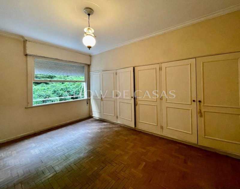 Apartamento à venda com 3 quartos, 210m² - Foto 18