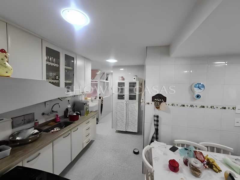 Apartamento à venda com 3 quartos, 180m² - Foto 15