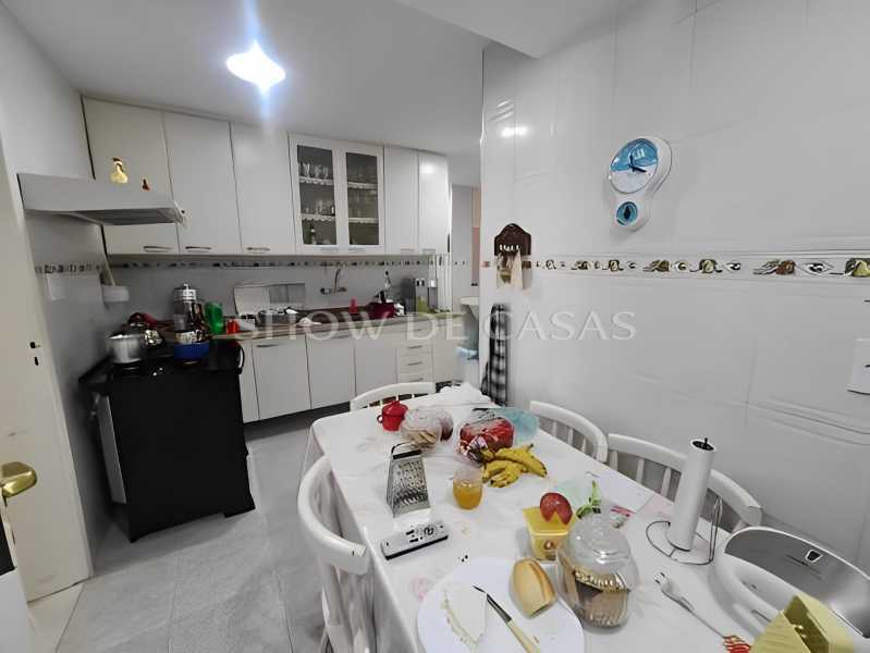 Apartamento à venda com 3 quartos, 180m² - Foto 16