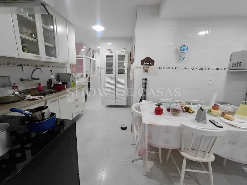 Apartamento à venda com 3 quartos, 180m² - Foto 17