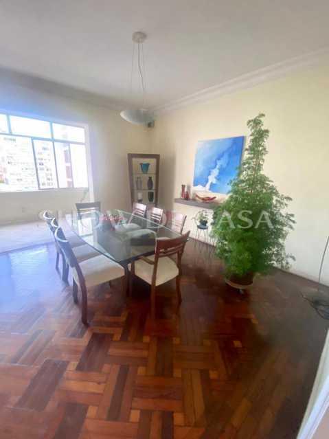 Apartamento à venda com 4 quartos, 270m² - Foto 2