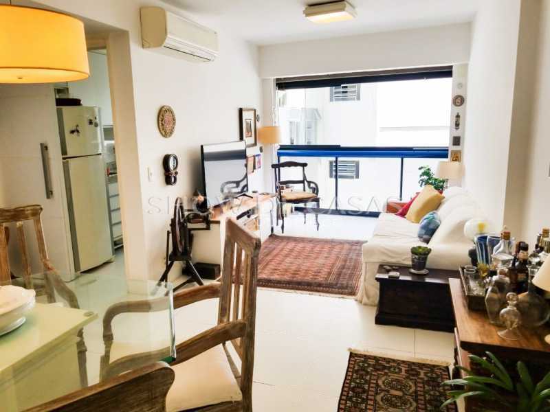 Apartamento à venda com 2 quartos, 72m² - Foto 1