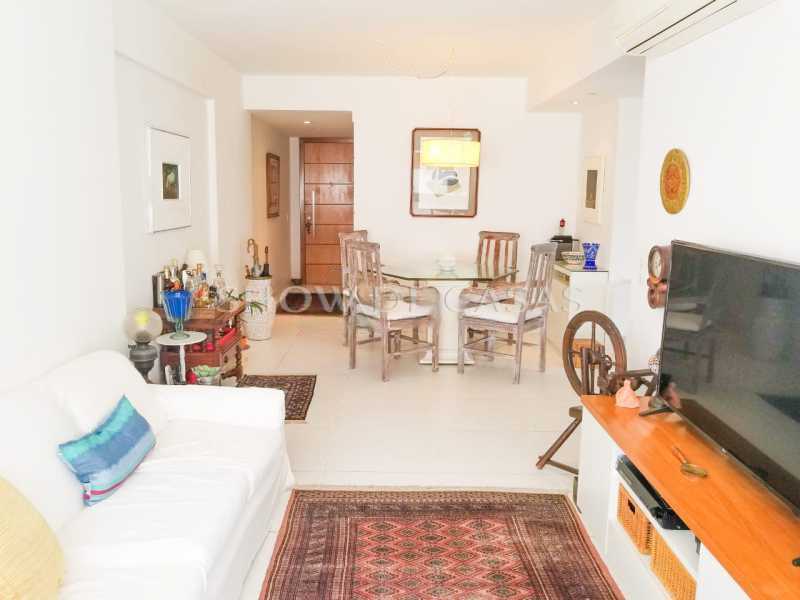 Apartamento à venda com 2 quartos, 72m² - Foto 3