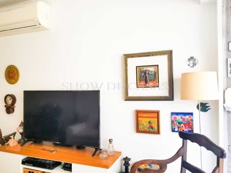 Apartamento à venda com 2 quartos, 72m² - Foto 7