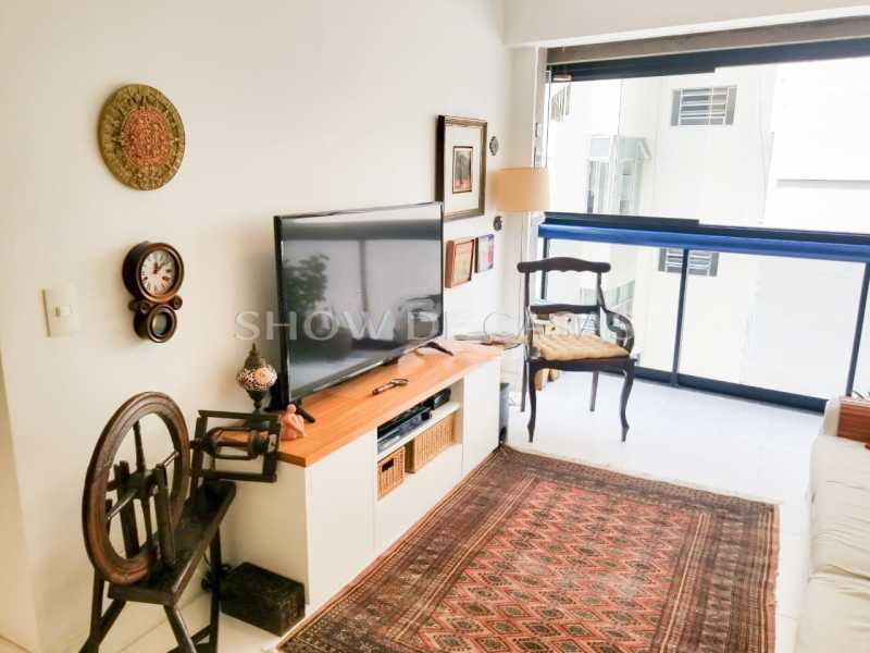 Apartamento à venda com 2 quartos, 72m² - Foto 4