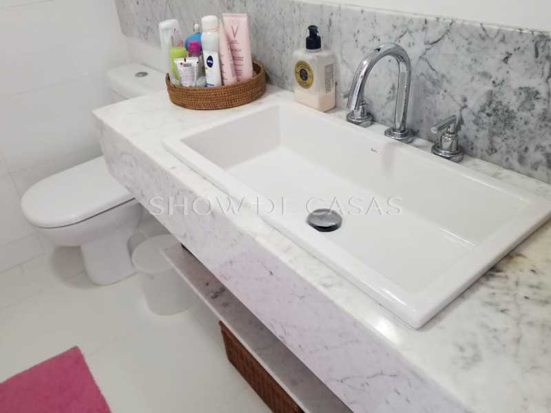 Apartamento à venda com 2 quartos, 72m² - Foto 27