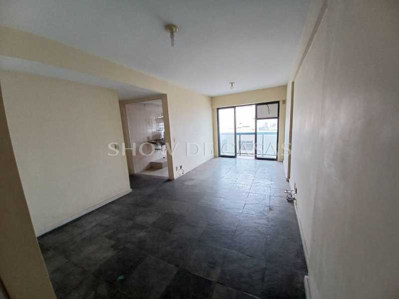 Apartamento à venda com 2 quartos, 85m² - Foto 2