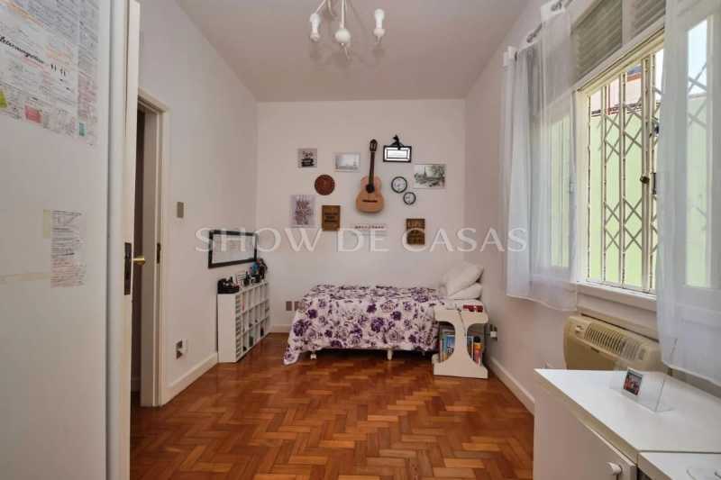 Casa à venda com 4 quartos, 221m² - Foto 12