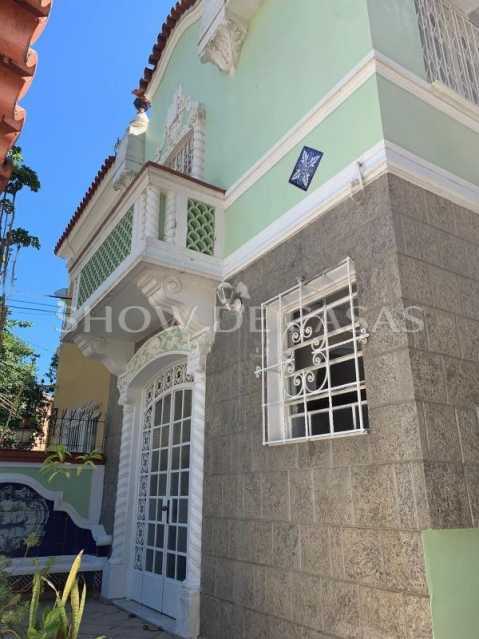 Casa à venda com 4 quartos, 221m² - Foto 1