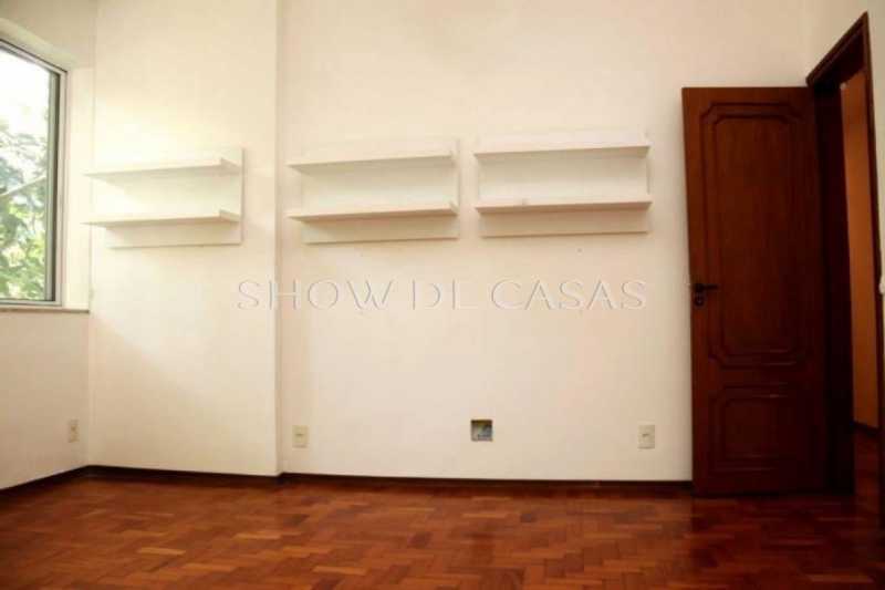 Apartamento à venda com 3 quartos, 140m² - Foto 8