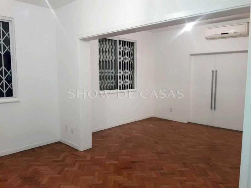 Apartamento à venda com 3 quartos, 140m² - Foto 4