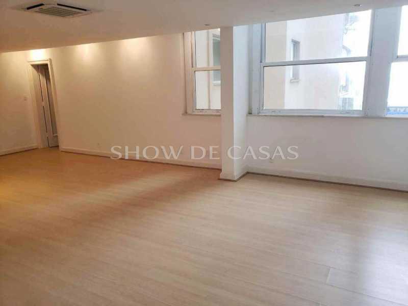 Apartamento à venda com 3 quartos, 152m² - Foto 2