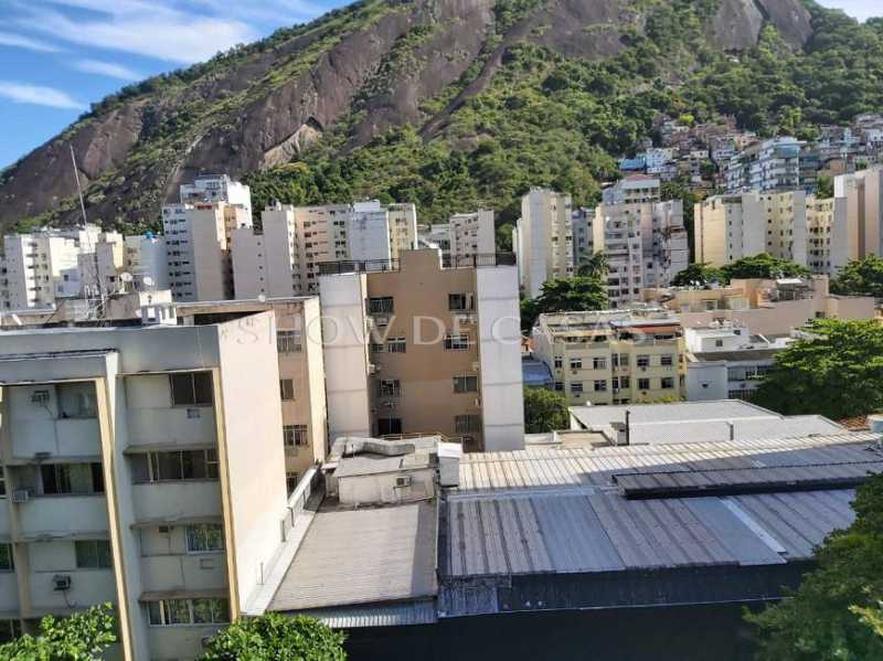 Apartamento à venda com 3 quartos, 173m² - Foto 2