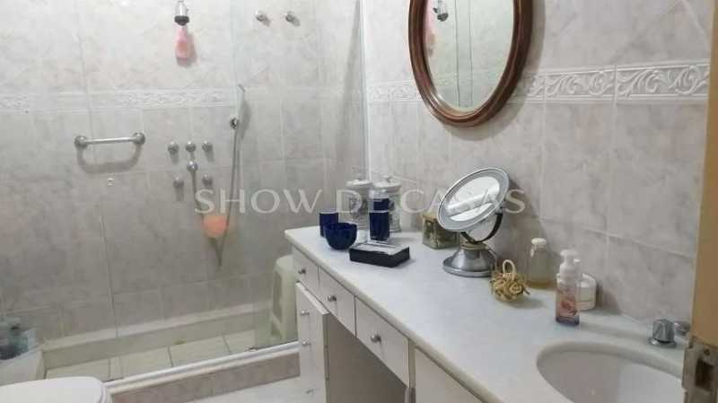 Apartamento à venda com 3 quartos, 162m² - Foto 9