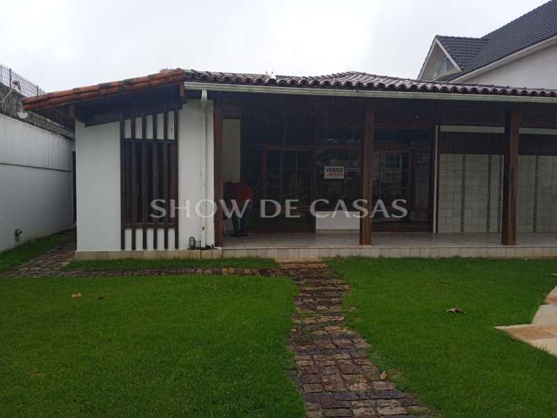 Casa de Condomínio à venda com 4 quartos, 322m² - Foto 2