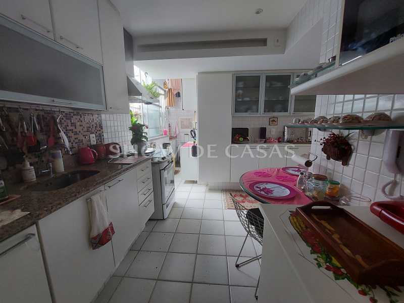 Apartamento à venda com 2 quartos, 104m² - Foto 11