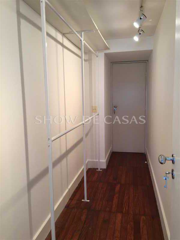 Apartamento à venda com 3 quartos, 200m² - Foto 15